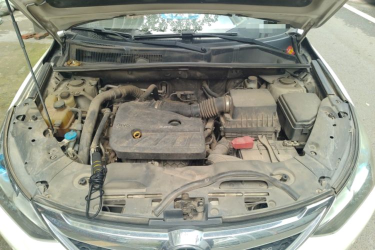 Used BYD Song 2016 2.0TID Automatic Prestige Edition Engine Bay