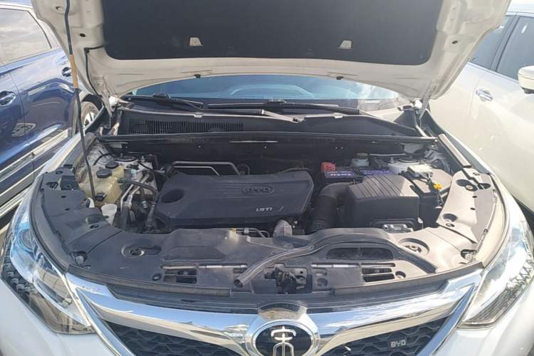 Used BYD Song 2016 GaiShi Edition 1.5TID Automatic Elite Model Engine Bay