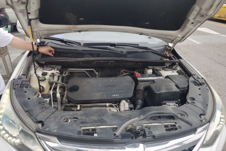 Used BYD Song 2016 GaiShi Edition 1.5TI Manual Elite Model Engine Bay