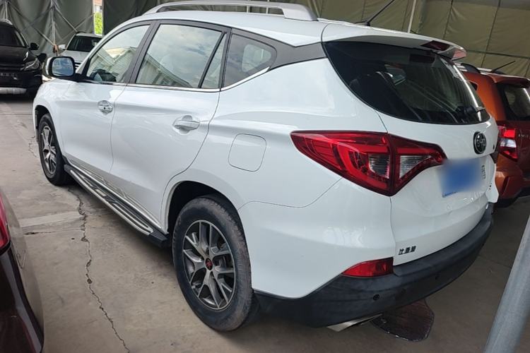 Used BYD Song 2016 GaiShi Edition 1.5TI Manual Elite Model Exterior 2