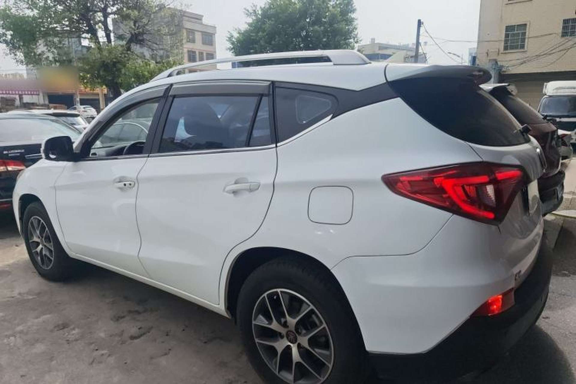 Used BYD Song 2016 GaiShi Edition 1.5TID Automatic Elite Model Exterior 3