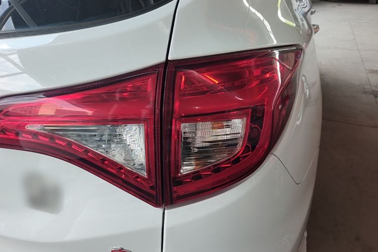 Used BYD Song 2016 GaiShi Edition 1.5TI Manual Elite Model Exterior 3