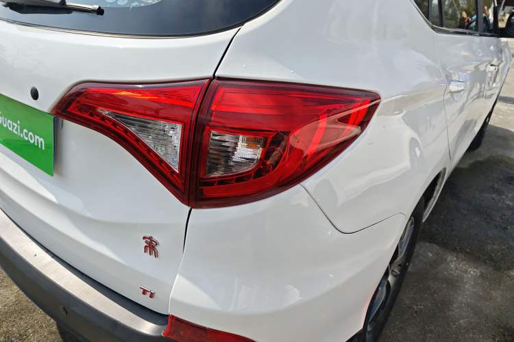 Used BYD Song 2016 GaiShi Edition 1.5TI Manual Elite Model Exterior 3