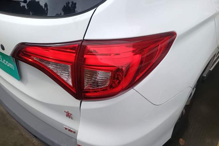 Used BYD Song 2016 GaiShi Edition 1.5TID Automatic Elite Model Exterior 3