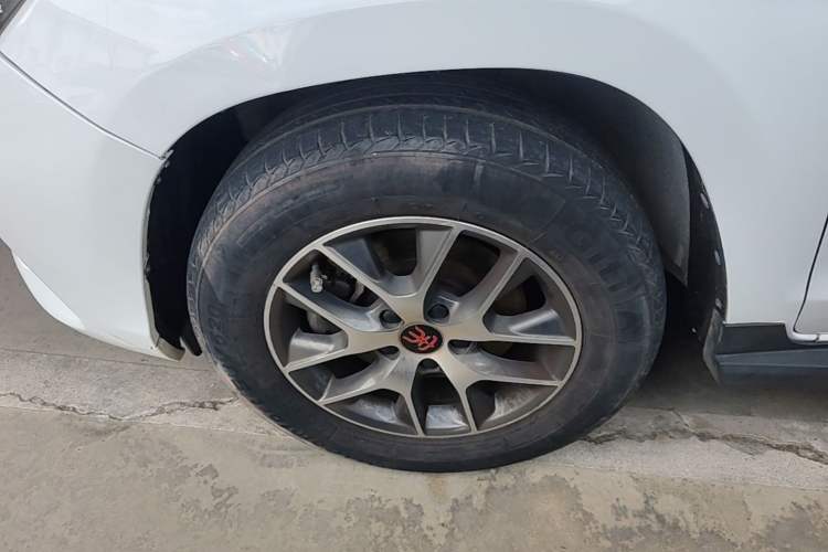 Used BYD Song 2016 GaiShi Edition 1.5TI Manual Elite Model Exterior 4