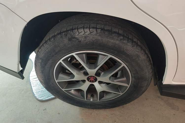 Used BYD Song 2016 GaiShi Edition 1.5TI Manual Elite Model Exterior 5