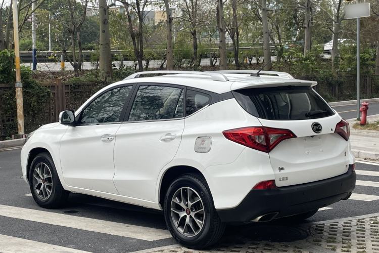 Used BYD Song 2016 GaiShi Edition 1.5TI Manual Elite Model Exterior 5