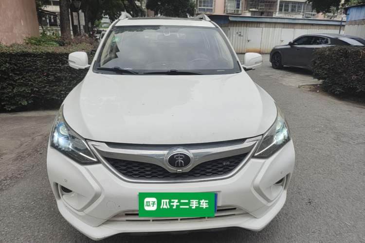 Used BYD Song 2016 GaiShi Edition 1.5TID Automatic Elite Model Front