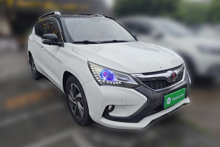 Used BYD Song 2016 2.0TID Automatic Prestige Edition Front Right 45 Deg