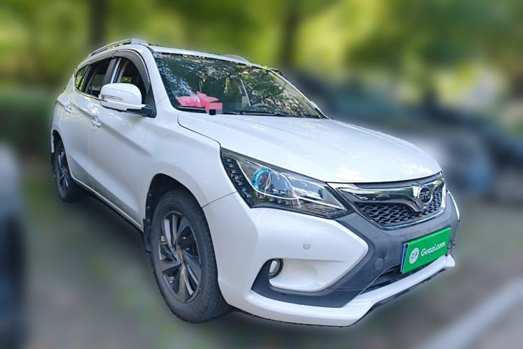 Used BYD Song 2016 1.5TI Manual Luxury Model Front Right 45 Deg