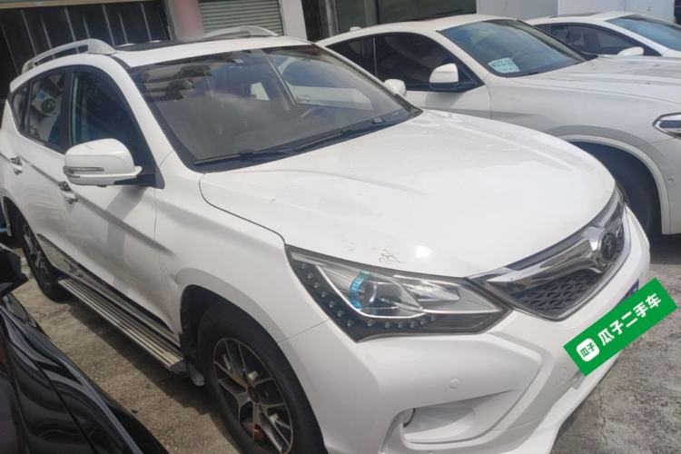 Used BYD Song 2016 GaiShi Edition 1.5TID Automatic Elite Model Front Right 45 Deg
