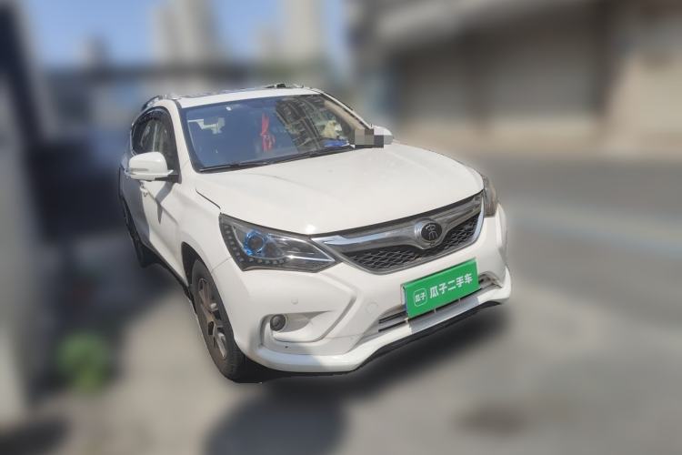 Used BYD Song 2016 GaiShi Edition 1.5TI Manual Elite Model Front Right 45 Deg