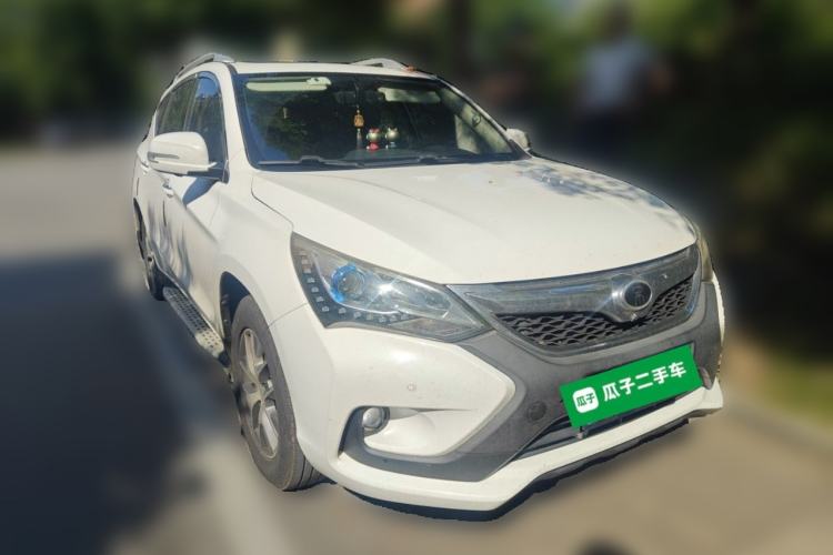 Used BYD Song 2016 1.5TI Manual Luxury Model Front Right 45 Deg