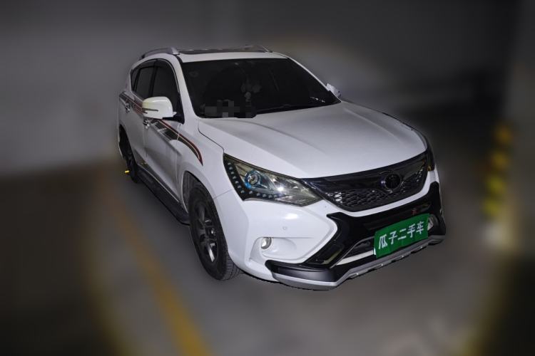 Used BYD Song 2016 GaiShi Edition 1.5TID Automatic Elite Model Front Right 45 Deg