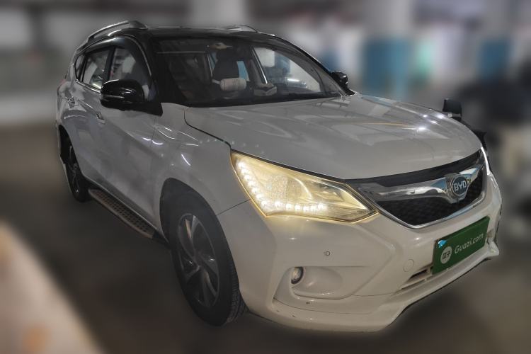 Used BYD Song 2016 2.0TID Automatic Prestige Edition Front Right 45 Deg