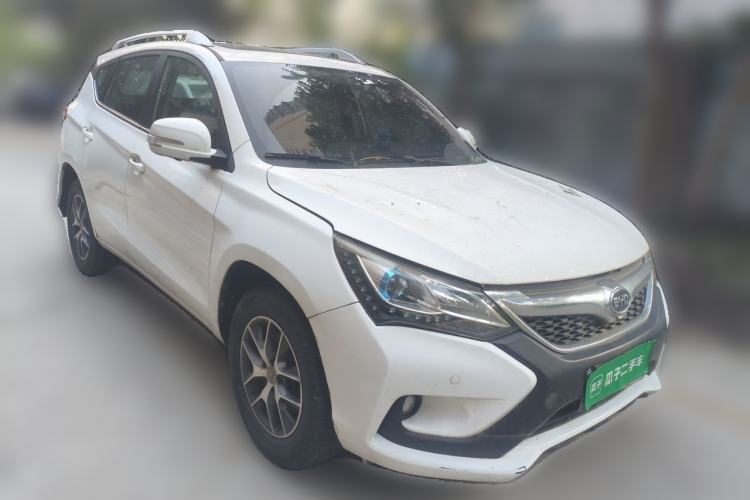 Used BYD Song 2016 1.5TI Manual Luxury Model Front Right 45 Deg