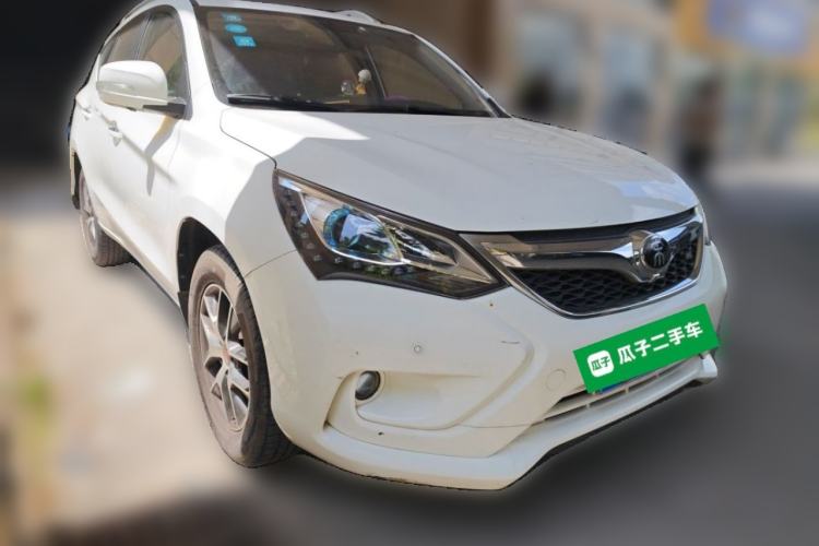 Used BYD Song 2016 GaiShi Edition 1.5TI Manual Elite Model Front Right 45 Deg