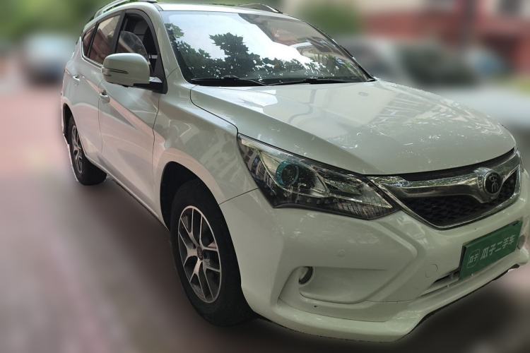 Used BYD Song 2016 GaiShi Edition 1.5TID Automatic Elite Model Front Right 45 Deg