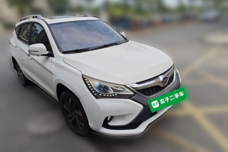 Used BYD Song 2016 1.5TI Manual Luxury Model Front Right 45 Deg