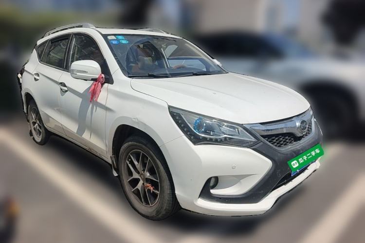 Used BYD Song 2016 1.5TI Manual Luxury Model Front Right 45 Deg