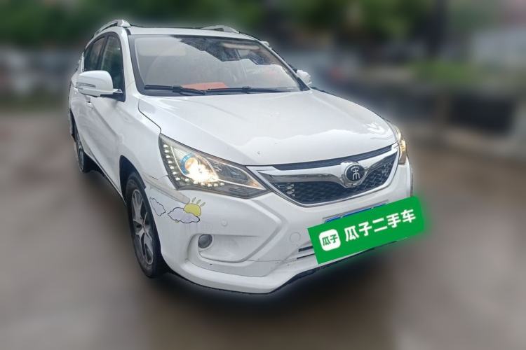 Used BYD Song 2016 GaiShi Edition 1.5TID Automatic Elite Model Front Right 45 Deg