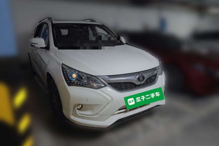 Used BYD Song 2016 GaiShi Edition 1.5TID Automatic Elite Model Front Right 45 Deg