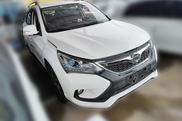 Used BYD Song 2016 1.5TI Manual Luxury Model Front Right 45 Deg