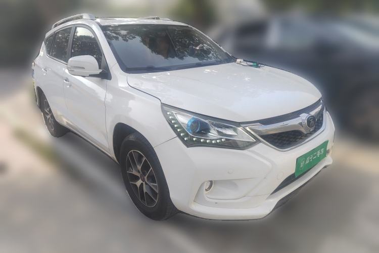 Used BYD Song 2016 GaiShi Edition 1.5TI Manual Elite Model Front Right 45 Deg