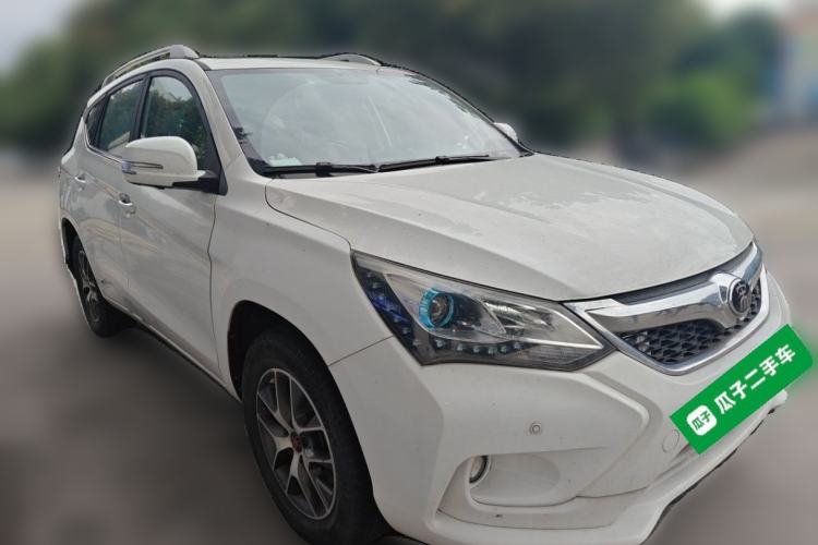 Used BYD Song 2016 GaiShi Edition 1.5TID Automatic Elite Model Front Right 45 Deg