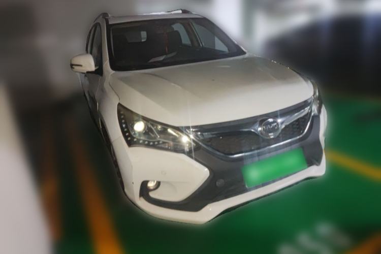 Used BYD Song 2016 1.5TI Manual Luxury Model Front Right 45 Deg