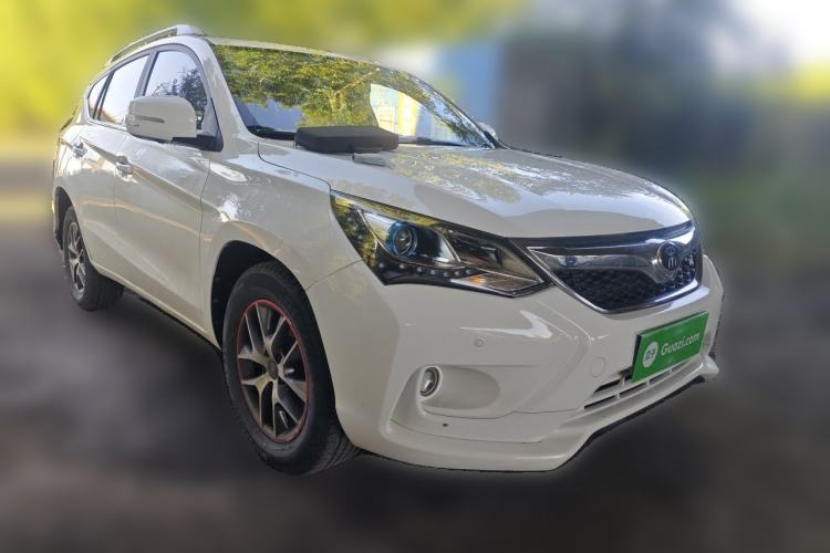 Used BYD Song 2016 GaiShi Edition 1.5TI Manual Elite Model Front Right 45 Deg