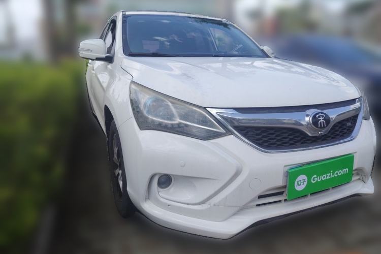 Used BYD Song 2016 GaiShi Edition 1.5TID Automatic Elite Model Front Right 45 Deg
