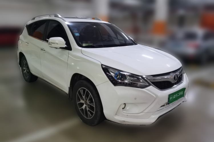 Used BYD Song 2016 GaiShi Edition 1.5TI Manual Elite Model Front Right 45 Deg