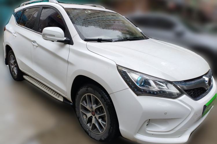 Used BYD Song 2016 GaiShi Edition 1.5TID Automatic Elite Model Front Right 45 Deg
