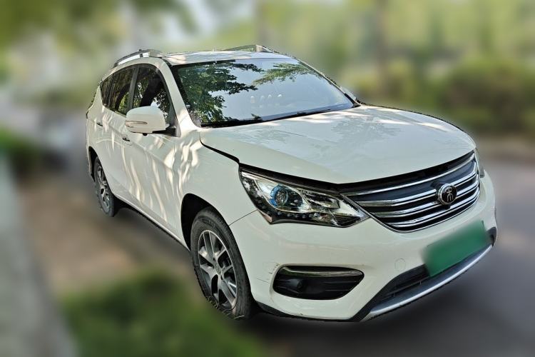Used BYD Song 2016 Gaishi Edition 1.5TID Automatic Leading Model Front Right 45 Deg