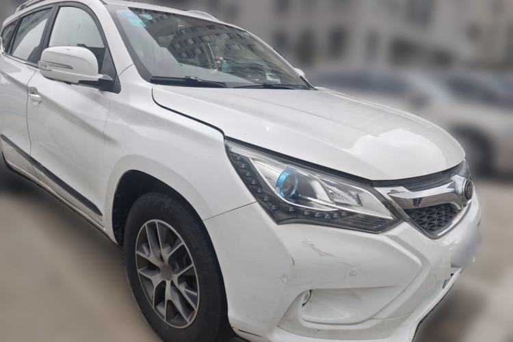 Used BYD Song 2016 GaiShi Edition 1.5TID Automatic Elite Model Front Right 45 Deg