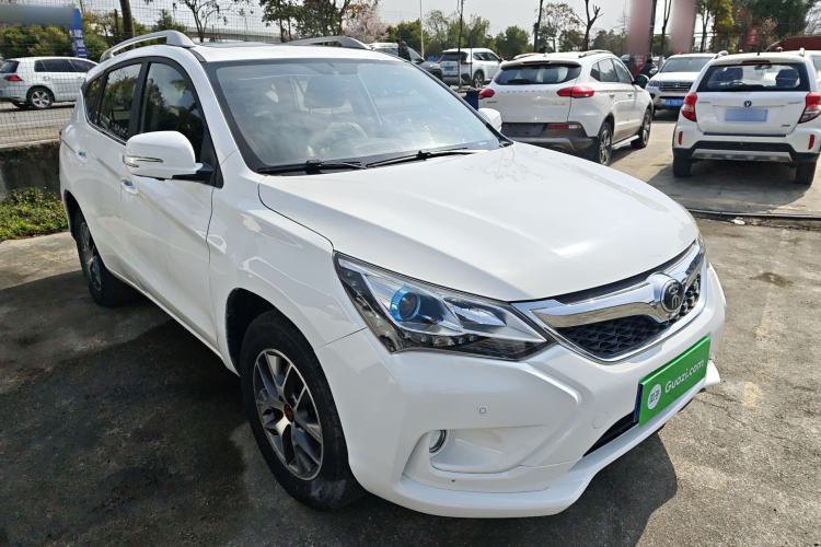 Used BYD Song 2016 GaiShi Edition 1.5TI Manual Elite Model Front Right 45 Deg