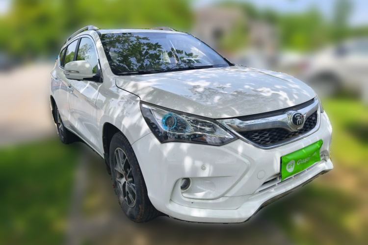 Used BYD Song 2016 Gaishi Edition 1.5TID Automatic Luxury Model Front Right 45 Deg
