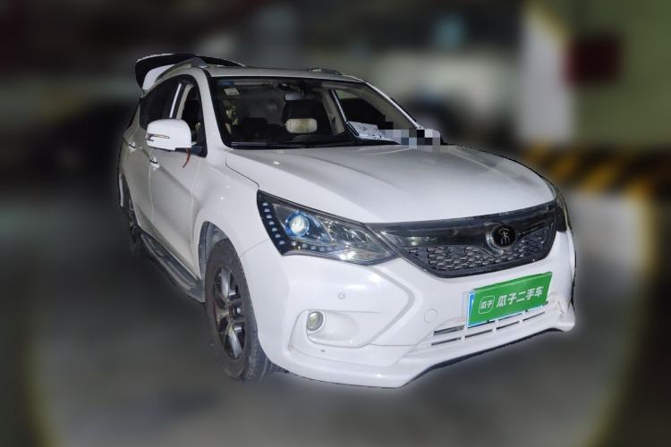 Used BYD Song 2016 Gaishi Edition 1.5TID Automatic Luxury Model Front Right 45 Deg