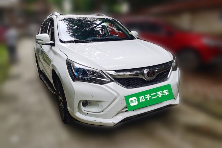 Used BYD Song 2016 GaiShi Edition 1.5TI Manual Elite Model Front Right 45 Deg