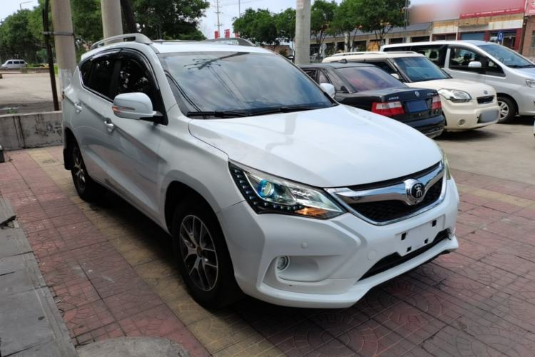 Used BYD Song 2016 GaiShi Edition 1.5TID Automatic Elite Model Front Right 45 Deg