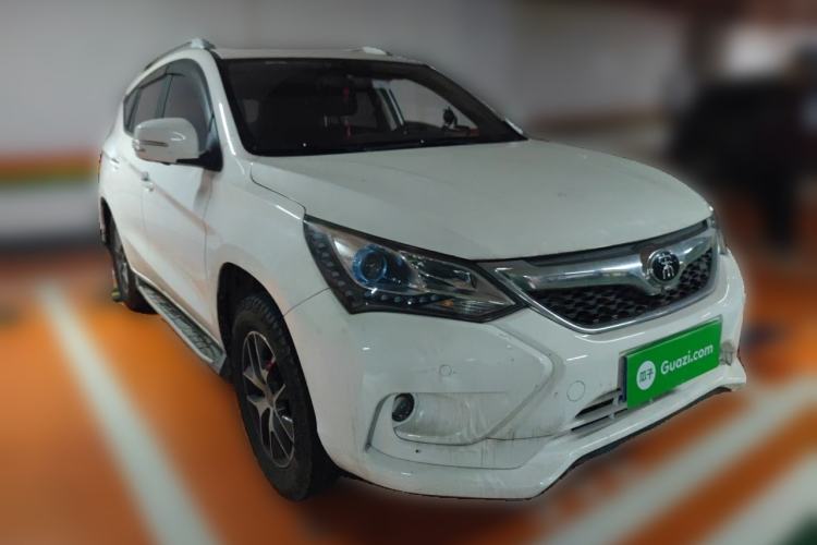 Used BYD Song 2016 GaiShi Edition 1.5TID Automatic Elite Model Front Right 45 Deg
