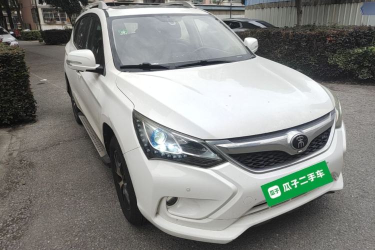 Used BYD Song 2016 GaiShi Edition 1.5TID Automatic Elite Model Front Right 45 Deg