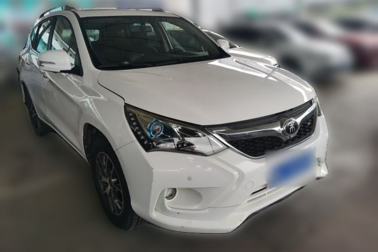Used BYD Song 2016 GaiShi Edition 1.5TID Automatic Elite Model Front Right 45 Deg