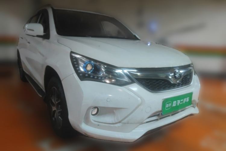 Used BYD Song 2016 GaiShi Edition 1.5TID Automatic Elite Model Front Right 45 Deg