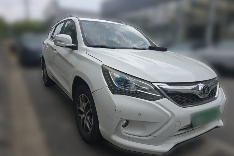 Used BYD Song 2016 GaiShi Edition 1.5TID Automatic Elite Model Front Right 45 Deg