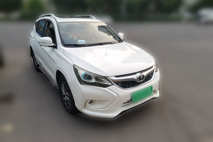 Used BYD Song 2016 Gaishi Edition 1.5TID Automatic Luxury Model Front Right 45 Deg
