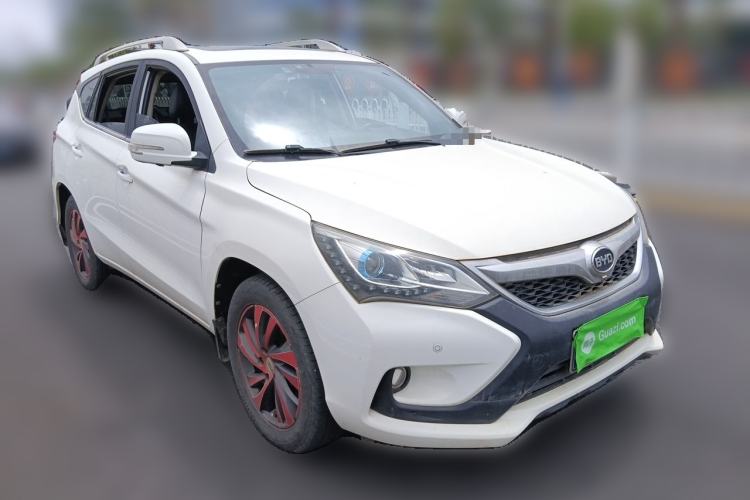 Used BYD Song 2016 1.5TI Manual Luxury Model Front Right 45 Deg