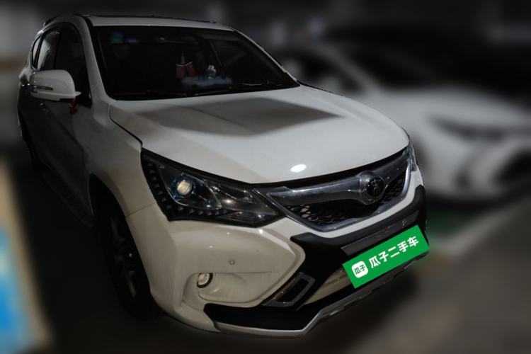 Used BYD Song 2016 GaiShi Edition 1.5TID Automatic Elite Model Front Right 45 Deg