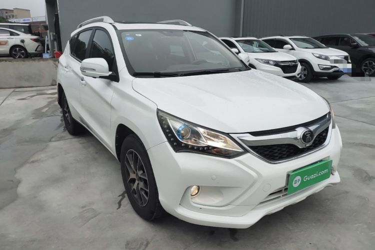 Used BYD Song 2016 GaiShi Edition 1.5TID Automatic Elite Model Front Right 45 Deg